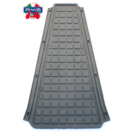 142670020.jpg TAPPETINO CENTRALE IN GOMMA PIAGGIO VESPA PX 125-150-200CC 180052