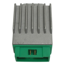 173193.jpg REGOLATORE 12V-6PIN DERBI-PIAGGIO